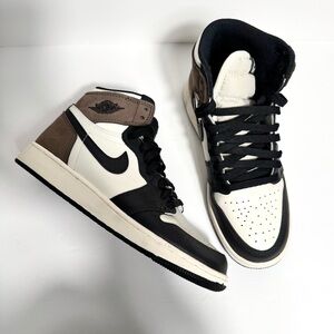 Women’s Jordan Retro High 1 Dark Mocha Size 5Y
